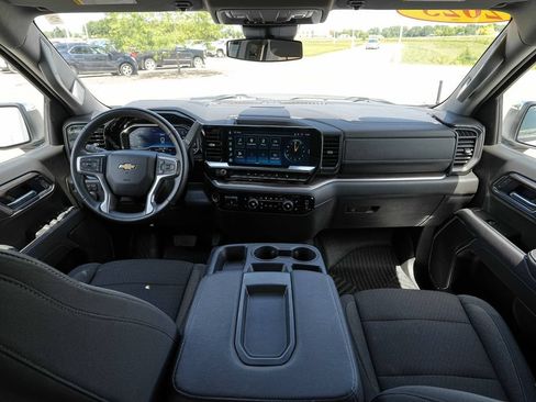 Used 2025 Chevrolet Silverado 1500 LT AWD/4WD image 27