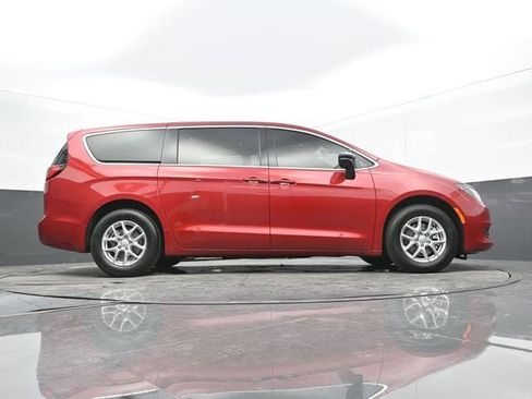 New 2025 Chrysler Voyager LX image 59