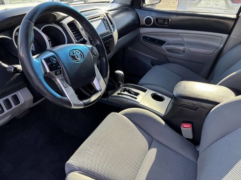 Used 2015 Toyota Tacoma PreRunner w/ TRD Off-Road Package image 16