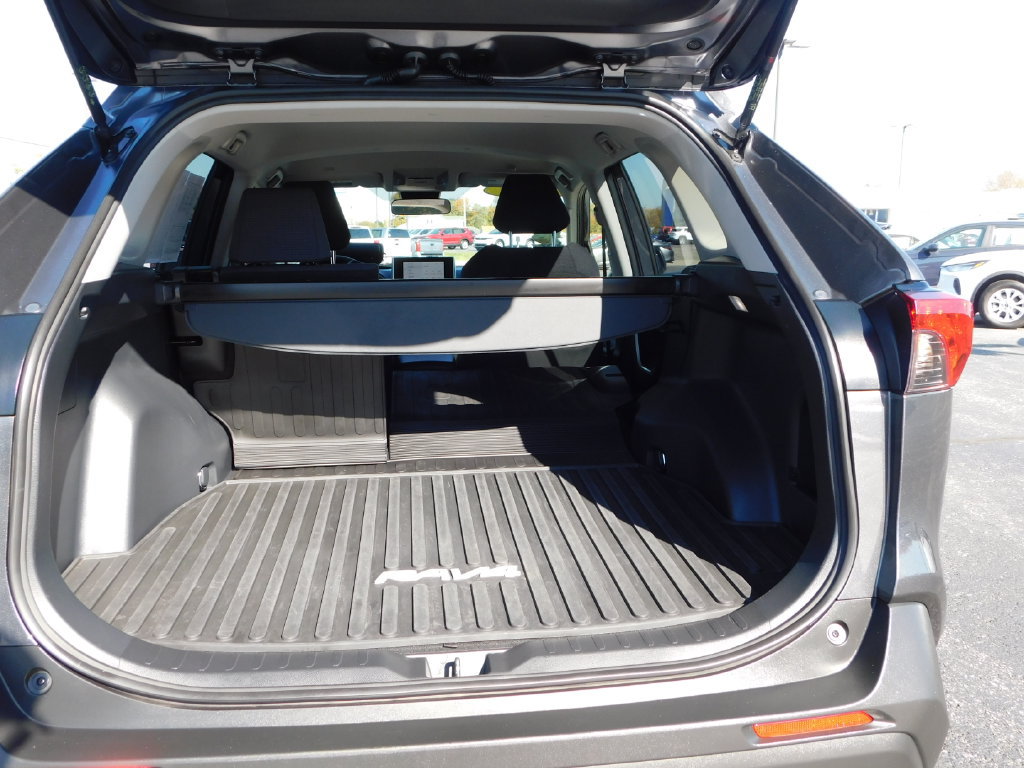 Used 2025 Toyota RAV4 LE AWD/4WD image 21