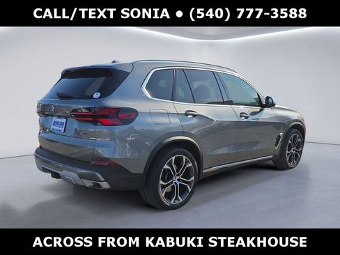 Used 2024 BMW X5 xDrive40i w/ Premium Package AWD/4WD image 3