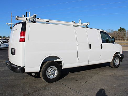 Used 2025 Chevrolet Express 2500 Extended w/ Communications Package image 6