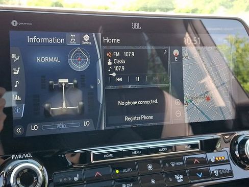Certified 2021 Toyota Highlander Limited AWD/4WD image 20