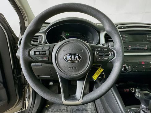 Used 2016 Kia Sorento L image 16