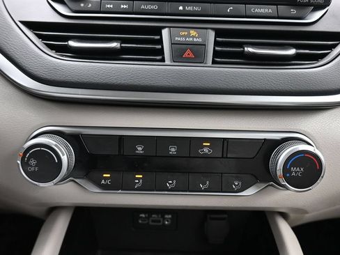 Used 2021 Nissan Altima 2.5 SV FWD image 19