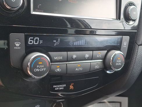 Used 2019 Nissan Rogue SV AWD/4WD image 15