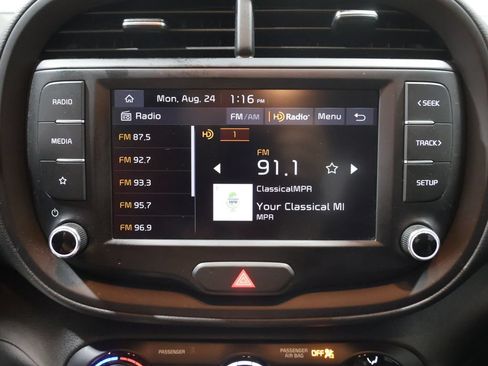 Used 2024 Kia Soul LX w/ Option Group 015 FWD image 25