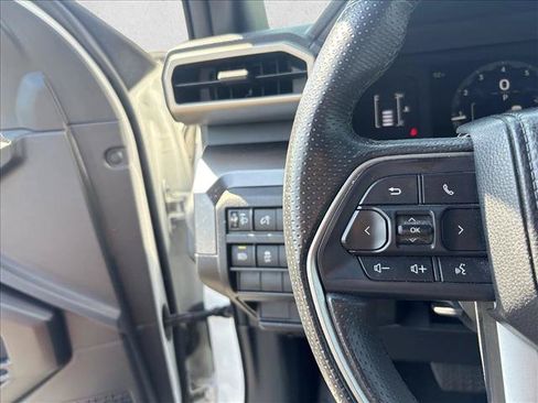Certified 2025 Toyota 4Runner SR5 AWD/4WD image 18