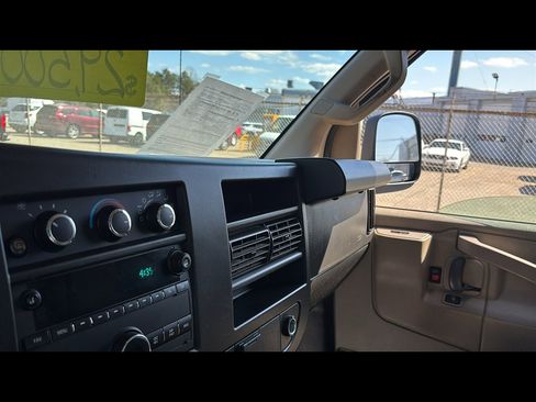 Used 2022 Chevrolet Express 2500 Extended image 14