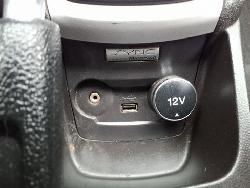 Used 2015 Ford Fiesta SE image 17