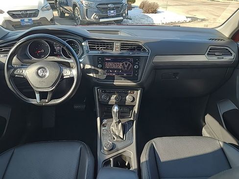 Used 2019 Volkswagen Tiguan SE w/ Panoramic Sunroof Package image 11