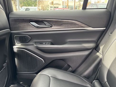 Used 2025 Jeep Grand Cherokee Limited 4xe w/ MOPAR Finishing Package image 45