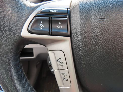 Used 2011 Honda Accord EX-L image 17