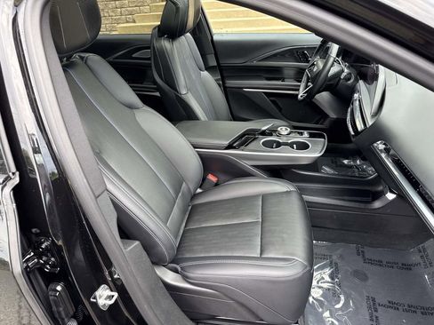 Used 2025 Cadillac Lyriq Luxury w/ LPO, Floor Liner Package AWD/4WD image 7