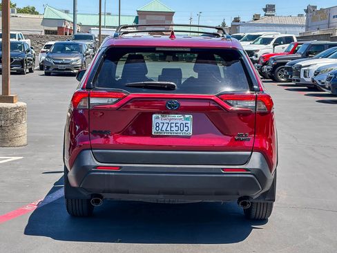 Used 2022 Toyota RAV4 XLE Premium AWD/4WD image 3