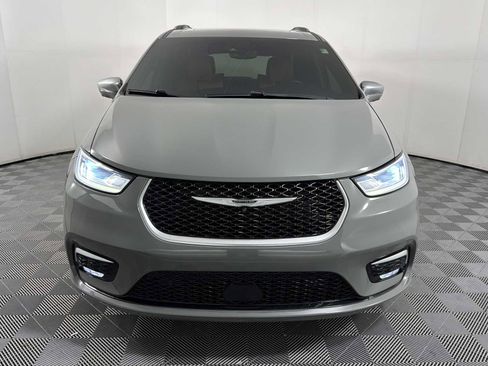 Used 2021 Chrysler Pacifica Pinnacle image 4