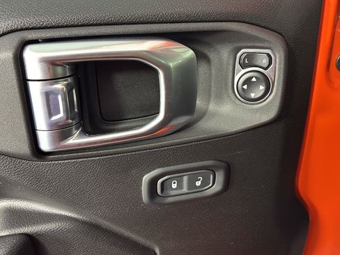 Used 2023 Jeep Wrangler Sport AWD/4WD image 25