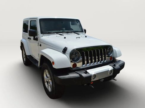 Used 2013 Jeep Wrangler Sahara w/ Dual Top Group AWD/4WD image 12