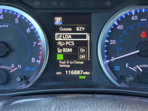 Used 2019 Toyota Highlander Plus AWD/4WD image 26