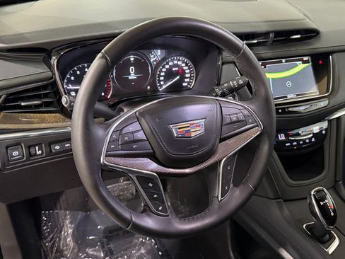 Used 2019 Cadillac XT5 Platinum AWD/4WD image 4
