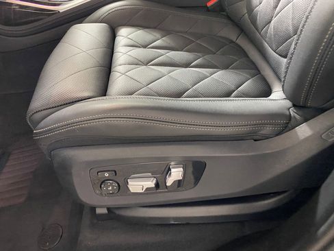 Certified 2025 BMW X7 xDrive40i image 13