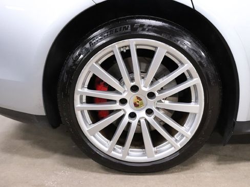 Used 2017 Porsche Panamera Turbo image 34