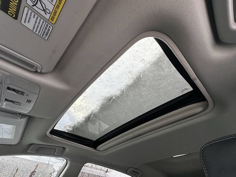 Used 2013 Toyota RAV4 Limited image 4