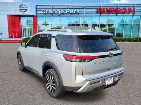 Used 2023 Nissan Pathfinder Platinum w/ Cargo Package AWD/4WD image 3