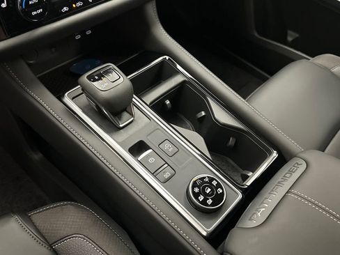 New 2026 Nissan Pathfinder SL AWD/4WD image 13