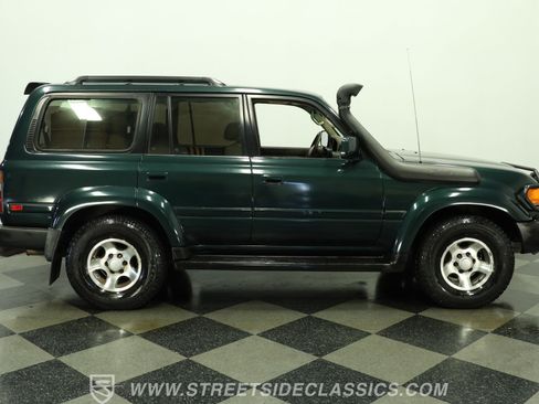 Used 1997 Toyota Land Cruiser w/ Collector's Edition Pkg AWD/4WD image 13