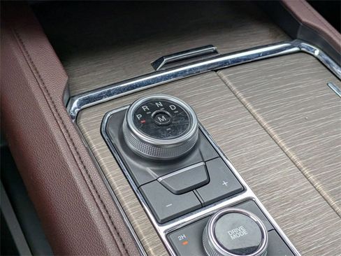 Used 2024 Ford Expedition Limited image 24