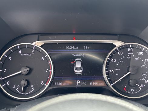 Used 2024 Nissan Sentra SV w/ SV Premium Package image 25