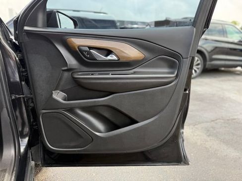 Used 2020 GMC Terrain SLE w/ Driver Convenience Package FWD image 15