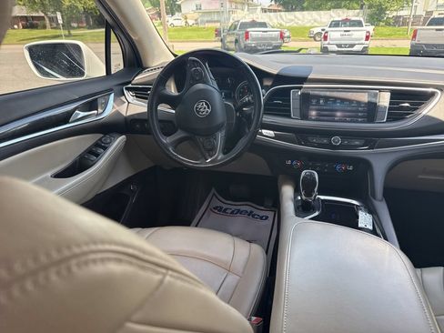 Used 2019 Buick Enclave Essence FWD image 16