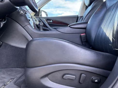 Used 2017 INFINITI QX50 2WD w/ Deluxe Touring Package image 18