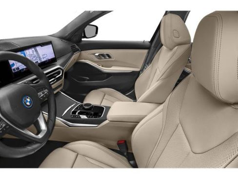 Used 2024 BMW 330e image 18