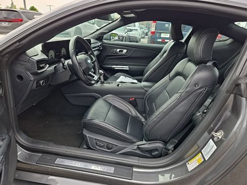 Used 2025 Ford Mustang Premium RWD image 17