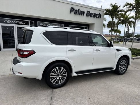 Used 2024 Nissan Armada SL w/ Captain's Chairs Package AWD/4WD image 4