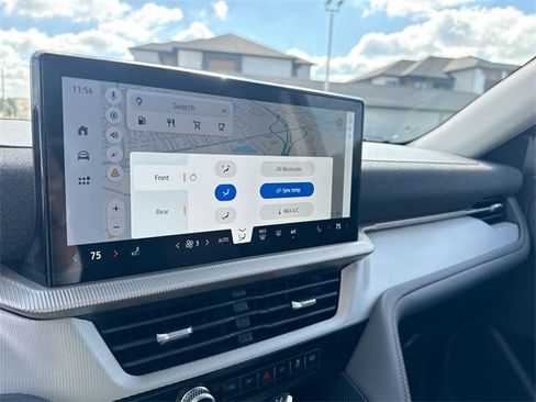 Used 2025 Ford Explorer Active image 26