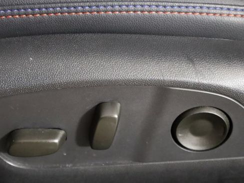 Used 2025 Chevrolet Equinox EV RS FWD image 23