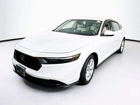 Used 2023 Honda Accord LX image 3