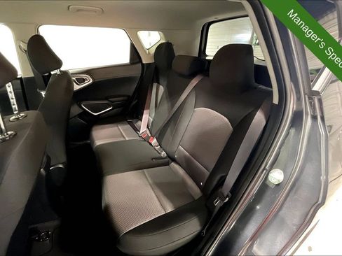 Used 2025 Kia Soul LX w/ LX Technology Package FWD image 31