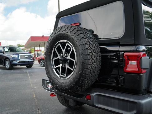 Used 2024 Jeep Wrangler Unlimited Rubicon w/ Technology Group AWD/4WD image 20