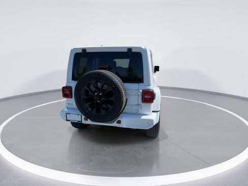 Used 2022 Jeep Wrangler Unlimited Sahara AWD/4WD image 7