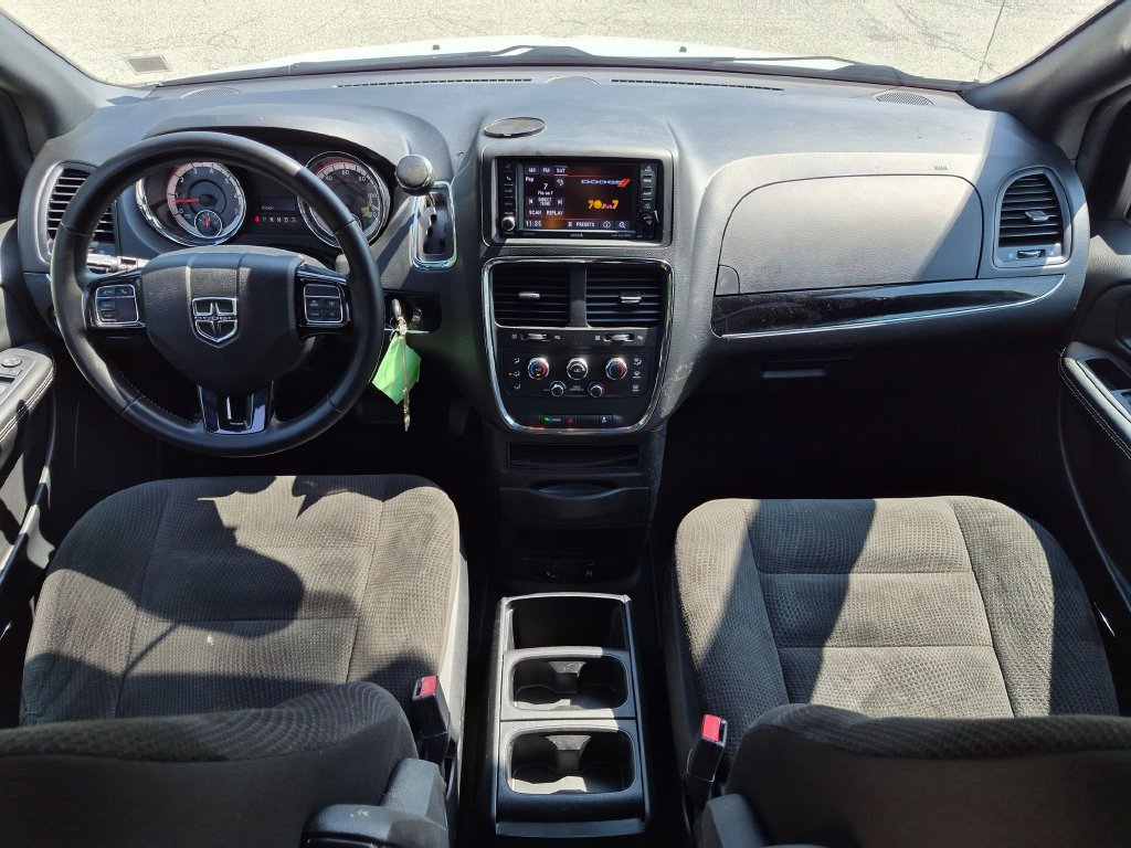 Used 2018 Dodge Grand Caravan SE FWD image 24