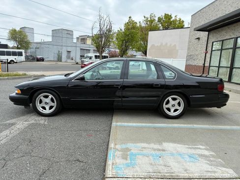 Used 1996 Chevrolet Impala SS RWD image 3