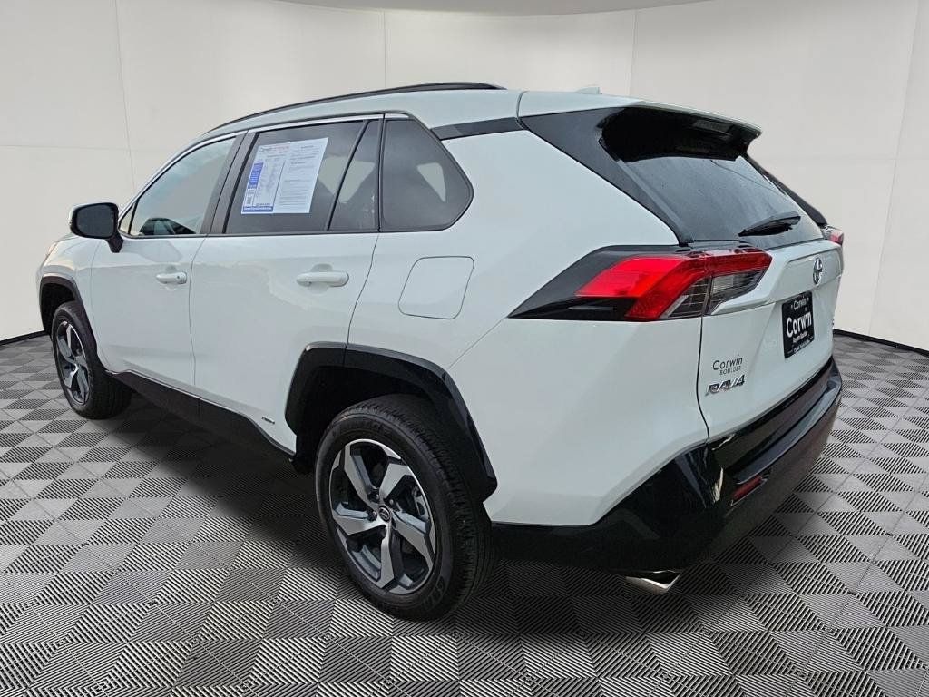 Used 2025 Toyota RAV4 SE AWD/4WD image 5
