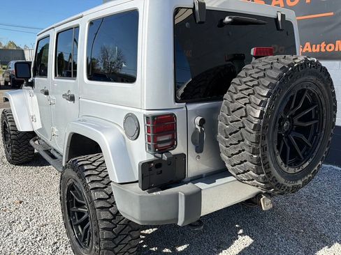 Used 2012 Jeep Wrangler Unlimited Sahara w/ Connectivity Group image 3