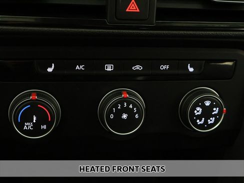 Used 2022 Volkswagen Taos SE w/ Driver Assistance Package image 6