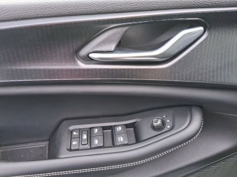 Used 2025 Jeep Grand Cherokee Altitude AWD/4WD image 15